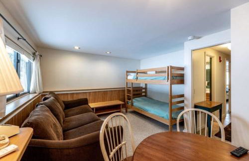 4BR Private Townhouse at Smugglers' Notch Resort condo - Foto 26