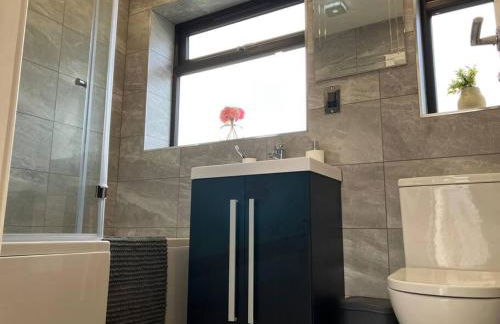 Newly renovated, modern bungalow - quiet location - Photo 21