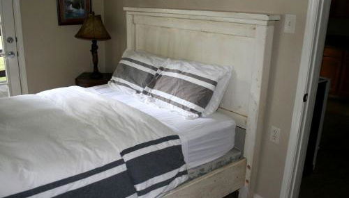 Spacious 10-Person Cabin Rental on Lake Dunlap near Austin, Texas - Foto 4