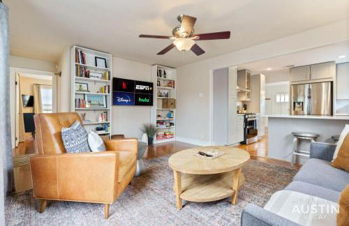 Elegant Escape Gourmet Kitchen and Outdoor Living - Foto 4