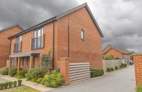 Bensons Hill - Stylish 2-Bed Home with Garden & Parking - Foto 8