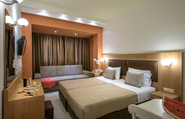 Bella Elena - Photo 18