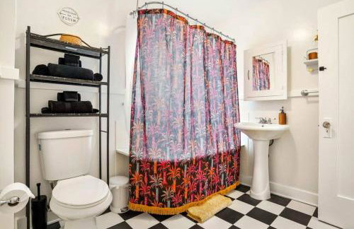 Adorable Quirky Hideaway BIG Private Enclosed Yard - Photo 15