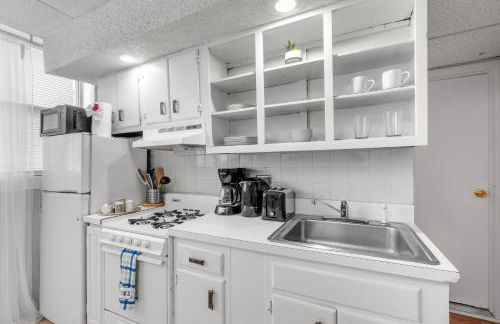 One Bdrm Quaint Flat W Deck - Foto 5