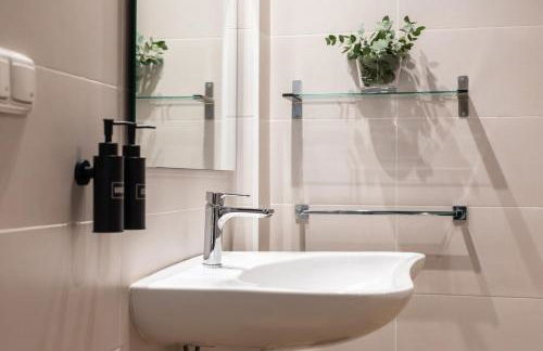 Moontels Mercado de Ruzafa - Photo 53