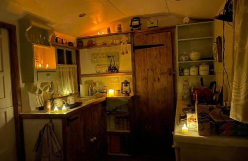 Hut - Sleeps 2 - Petworth House 10 minutes - Foto 8