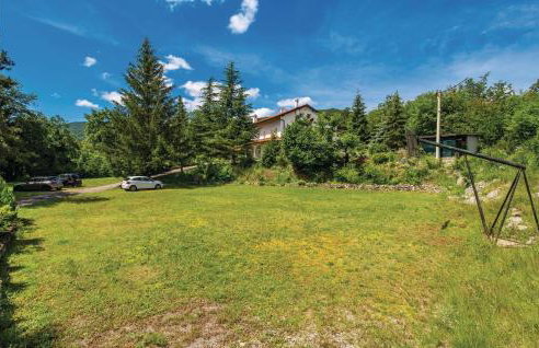 4 Bedroom Gorgeous Home In Jurdani - Photo 24