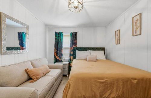 Spacious Backyard • Alfresco Dining • Pet Friendly - Foto 35