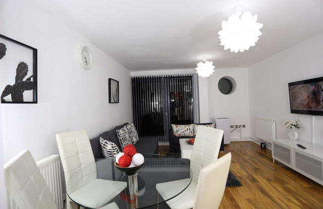 2 bed Riverview Bridge House Apartment - Foto 11