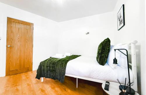 Chic Studio, Free parking, Sleeps 2 - Foto 37