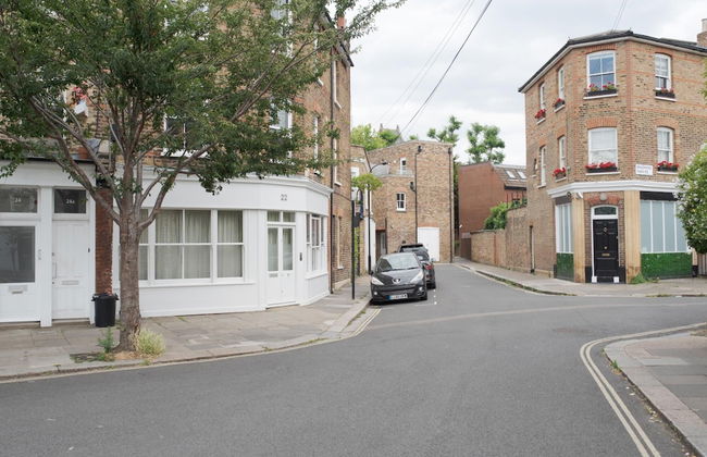 Classic Hammersmith Home by Ravenscourt Park by Underthedoormat - Foto 23