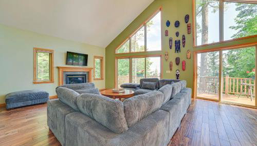 Waterfront Lake Huron Getaway with Private Beach! - Foto 3