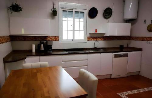 Chalet de Lujo con Piscina Privada cerca de Sevilla - Foto 7