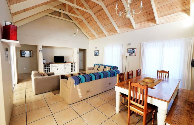 The Pelican - Stunning 3-bedroom Holiday Home in Langebaan - Foto 7