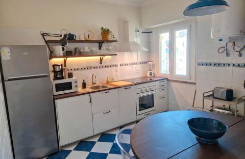 Riverfront 2 Bedrooms with Balcony - Foto 2