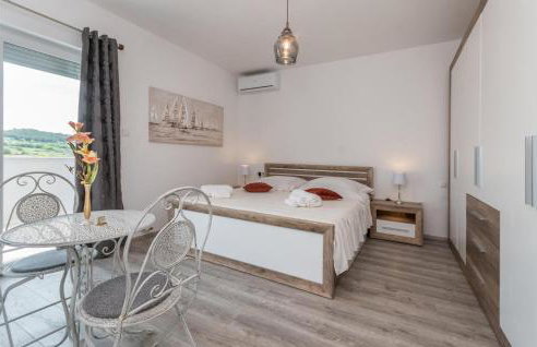 4 Bedroom Cozy Home In Donja Jagodnja - Foto 30