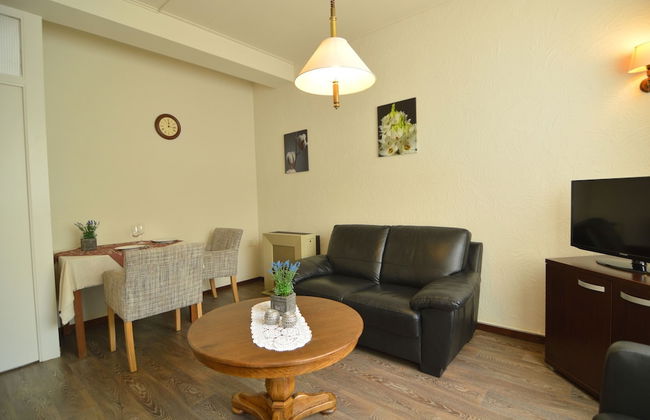 Snug Apartment in Schin op Geul Near Public Pool - Photo 35