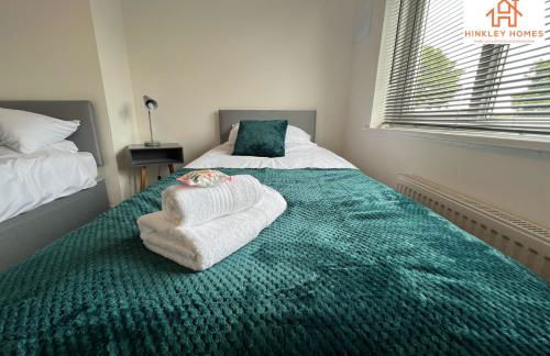 Large Home - Free Parking-WiFi By Hinkley Homes Short Lets & Serviced Accommodation - Foto 51
