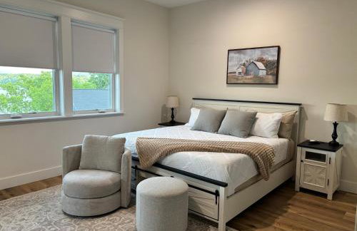Exclusive Lakefront Retreat on Douglas Lake - Photo 2