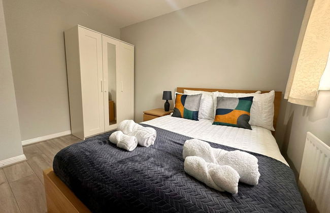 Stunning 4 Bed House With Parking in Wolverhampton - Foto 13