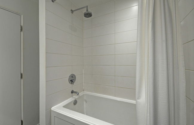 Noel Suites-Gastown - Photo 13