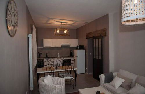 bel appartement en pierre de 88 M2 charme d’antan - Foto 19