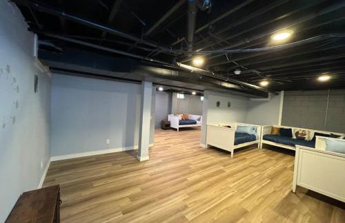 Epic Indoor Pool w/slide & hot tub close to beach - Foto 36