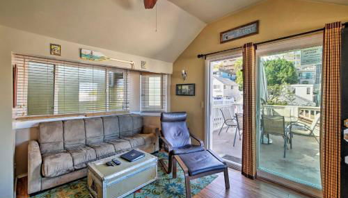 Tropical Island Escape with Deck, Walk to Avalon Bay - Foto 4