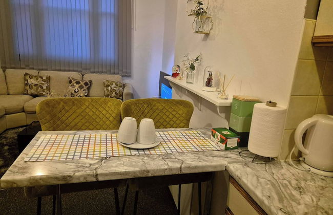 Our Apartment is a Home Away From Home Choice, Tastefully Furnished for Comfort - Foto 7