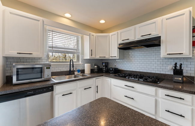 Amazing Vacation House In Poconos~hottub~game Room 6 Bedroom Home - Foto 15