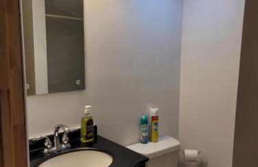 East Granby with AC and WiFi 3 minute to Bradley - Foto 26