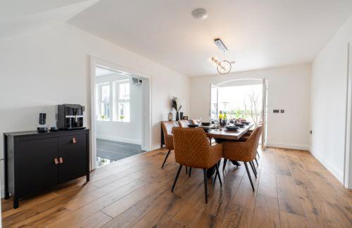 Escape Ordinary at Lily's Pad - Foto 44