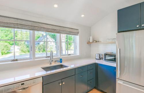 Upscale Southwest Harbor Retreat - Dog Friendly! - Foto 10