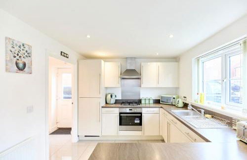 Lavish Lodge - Perfect for couples, families and contractors! - Foto 18