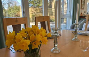 Penarvon House - Stunning Waterfront Escape with Games Room - Foto 34