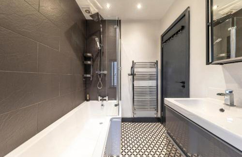 4 bedroom 2 bath beautiful Victorian house - Foto 14