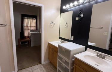 LARGE 2bed 1bath Near Beach & Downtown with KING BED - Foto 12