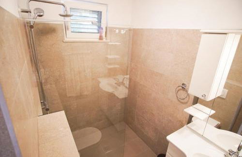 3 Bedroom Beach House with private sea access - Photo 6