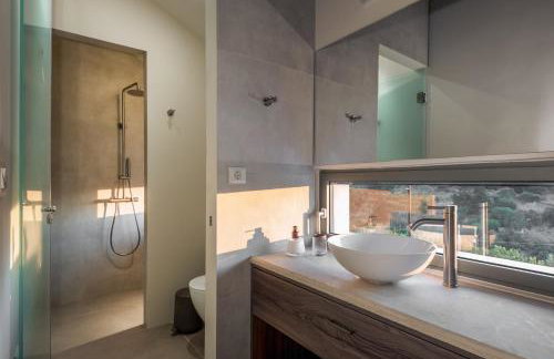 Olive Hideaway Private Pool Villa, Chania Sleeps 7 - Foto 36