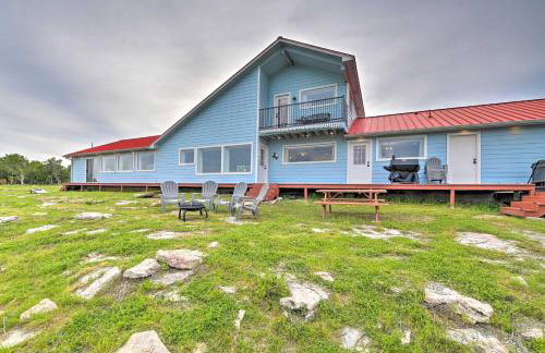 Spacious Getaway about 12 Acres, Views, and Hot Tub! - Foto 35