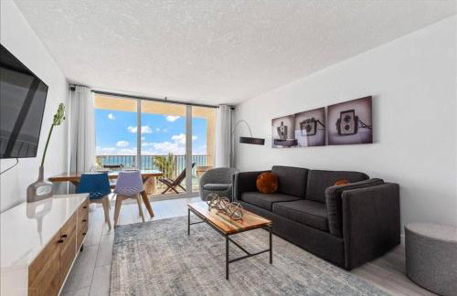 Hutchinson Island BeachFront Heated Pool Balcony Top Floor Amazing View - Foto 13