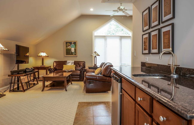 Island Getaway on Delavan Lake - Photo 42