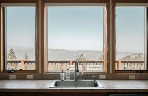 Peaceful Getaway with Hot Tub - Views - Evergreen - Foto 14