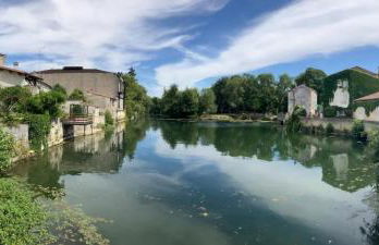Le Quai 2, ancien Moulin au Bord de la Charente - Charme et Sérénité à Jarnac - Foto 11