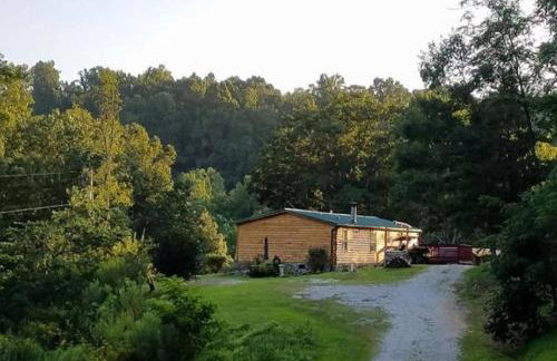 The Sandstone - A 3BR, 2BA Deluxe Log Cabin - Foto 1