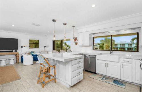 Deep Blue Waterfront Gem Pool Kayaks Dock - Foto 33