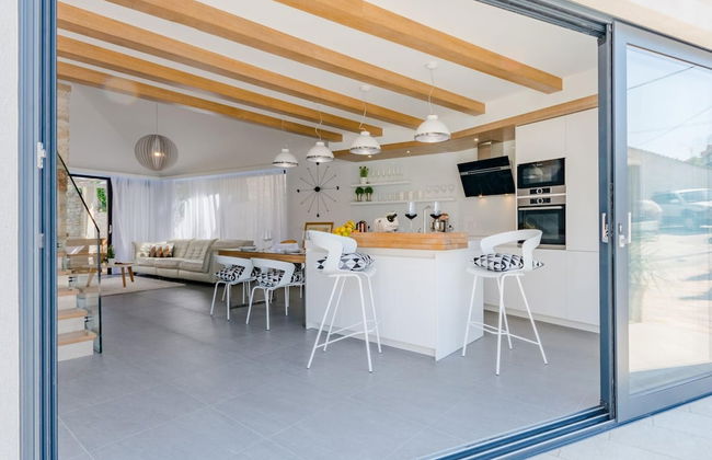 Villa Stone Pearl - Two Bedroom Holiday House With Pool - Foto 56