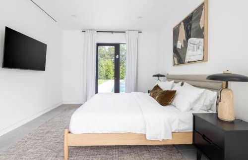 Blue Jay Villa by Rove Travel - Luxe Home with Pool - Foto 11