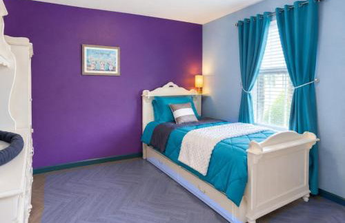 4BR Retreat with Game Room & Massage Chair - Sleeps 12 - 2 Kings - Step-Free - XL Private Patio - Foto 28
