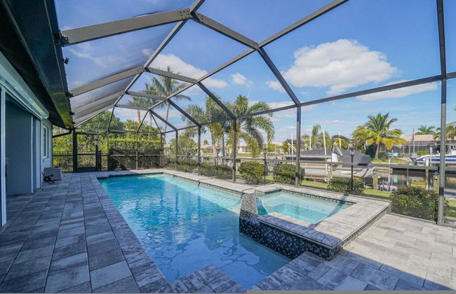 Tranquility - Waterfront Villa With Pool Dock - Photo 1